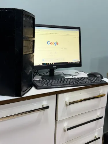 Máquina Completa Intel Core i3 / 4GB RAM / 320GB HD + Monitor