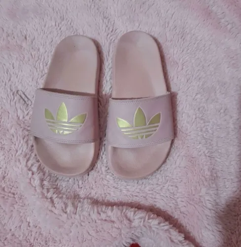 Chinelo Adidas - Tamanho 34/35