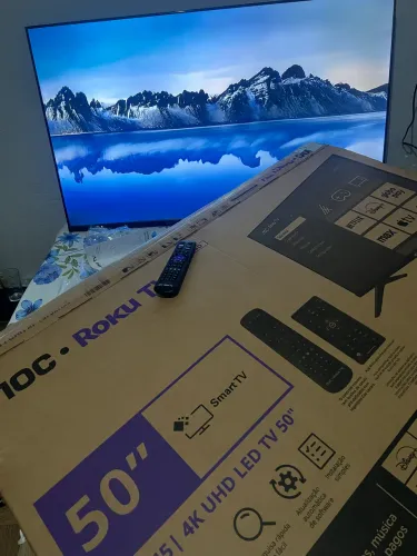 Smart TV AOC Roku TV 50 polegadas 4K UHD- 2 anos de garantia