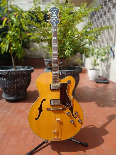 GUITARRA EPIPHONE BROADWAY - A RAINHA DAS GUITARRAS