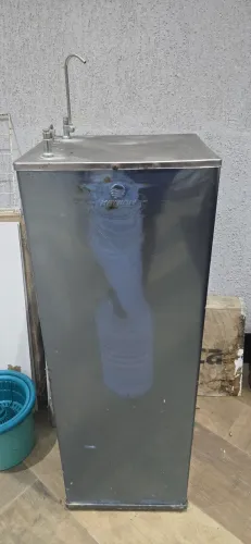 Vendo bebedouro semi novo barato!