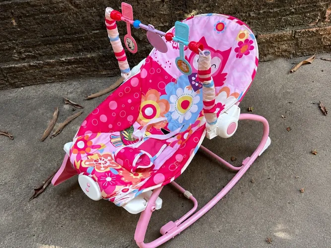 Cadeirinha de Descanso para Bebê/ Feminina