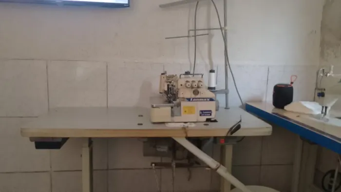 Vende - se duas máquinas de costura industrial