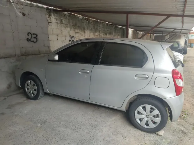 Toyota Etios XS 1.3 Flex 16V 5P Mec. 2013