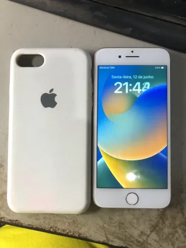 Celular iPhone 8