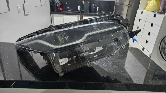 Farol dianteiro original para Toyota SW4 (modelos de 2021 a 2025