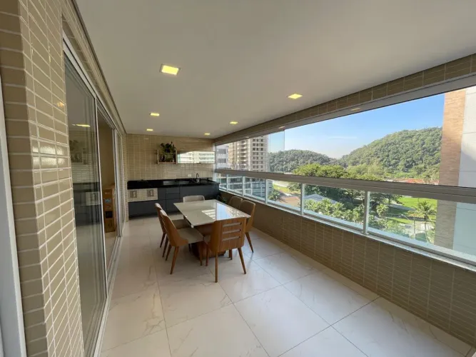 Apartamento à venda em Praia Grande no Canto do Forte, 3 quartos, 3 vagas,153m²