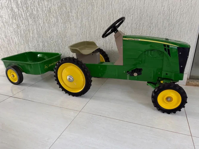 Trator Jonhdeere a pedal 