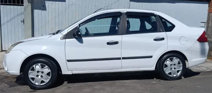 Ford Fiesta Sedan 1.0 8V Flex 4P 2008