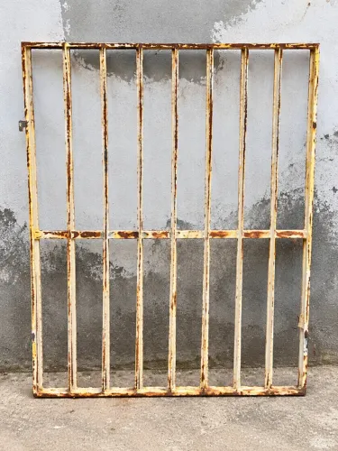 Grade de Janela Reforçada 1,25 x 0,95 m - Ferro Quadrado 1/2