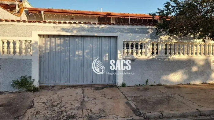 Casa com 3 dormitórios à venda, 156 m² por R$ 700.000,00 - Parque Universitário de Viracop