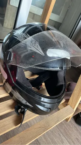 Capacete
