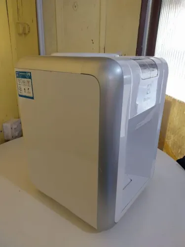 Bebedor seminovo galão