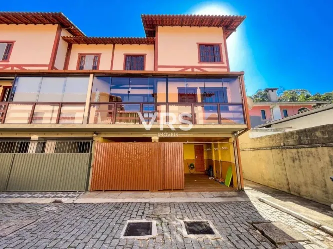 Casa com 3 dormitórios para alugar, 90 m² por R$ 3.690,00/mês - Tijuca - Teresópolis/RJ