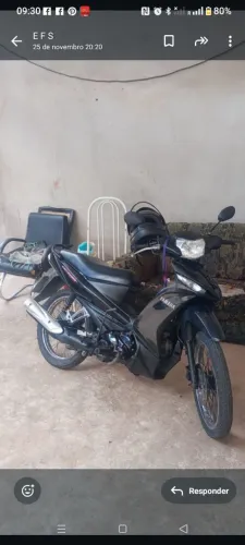 Uma moto muito boa conservada