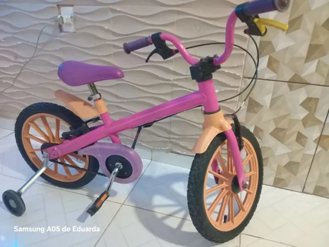 Bicicleta infantil menina
