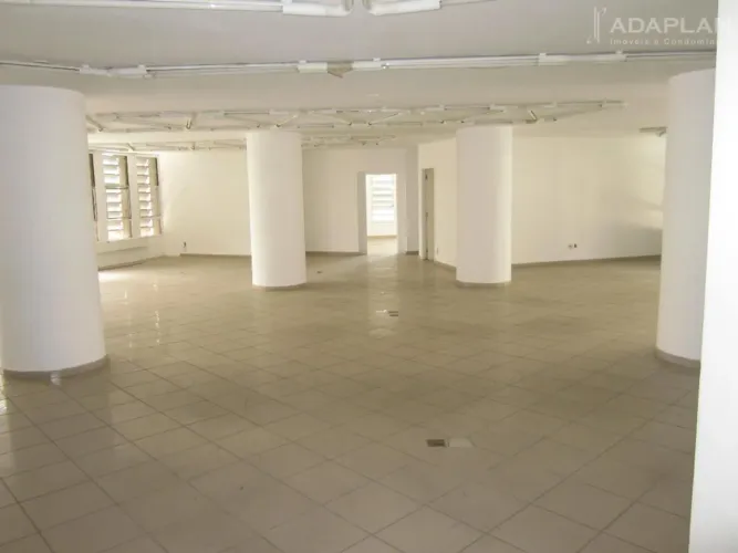 meia laje para locação com 400 metros no Edificio Italia. Valor R$15.000,00 o aluguel.
