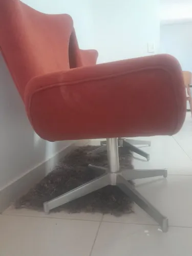 Cadeira giratória almofadada