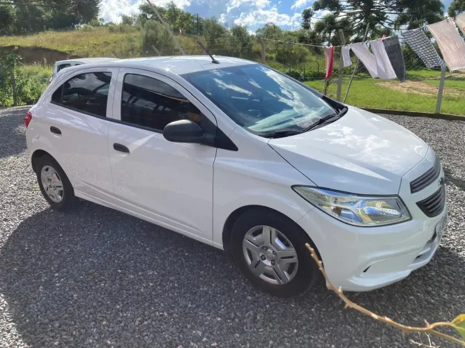 Chevrolet Onix JOY Hatch 1.0 8V Flex Mec. 4P 2018