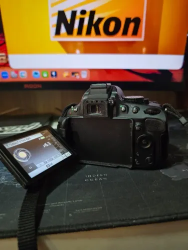Camera Profissional Nikon D5100 + Bolsa + cartao de memoria + Lente 18-55