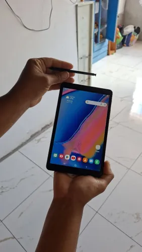 Tab A Tablet Samsung com Caneta S Pen 32Gbs 8 polegadas pega chip e faz ligacao