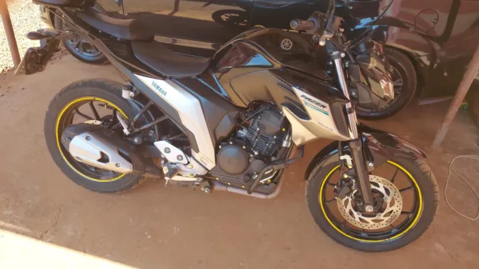 Vendo Fazer 250