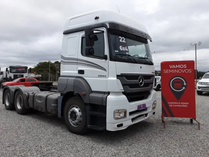Mercedes-Benz Axor 2644 S/36 6X4E5 2022/2022 Vamos Seminovos Curitiba