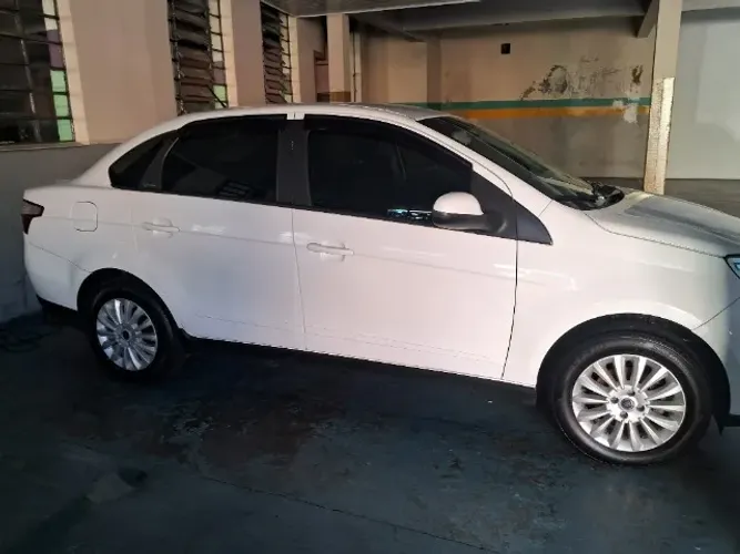 Fiat Grand Siena Tetrafuel 1.4 EVO F. Flex 8V 2016