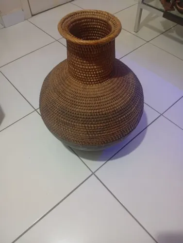 Vaso artesanal de rattan