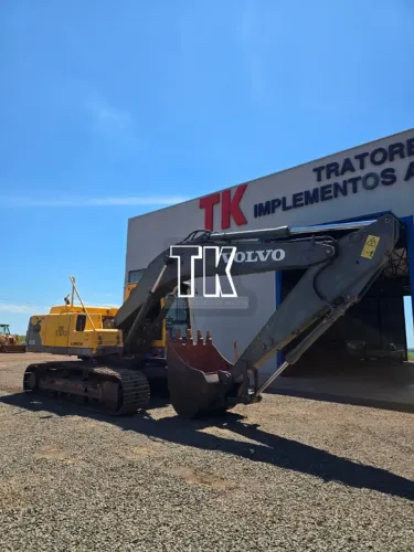 cod. 1540 ESCAVADEIRA HIDRÁULICA VOLVO EC 210 B ANO 2010 - Tk Tratores Nova Andradina-MS