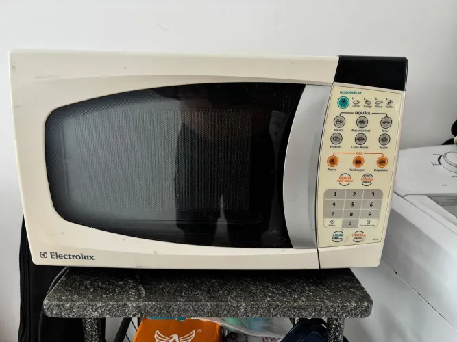 Micro-ondas + Fruteira