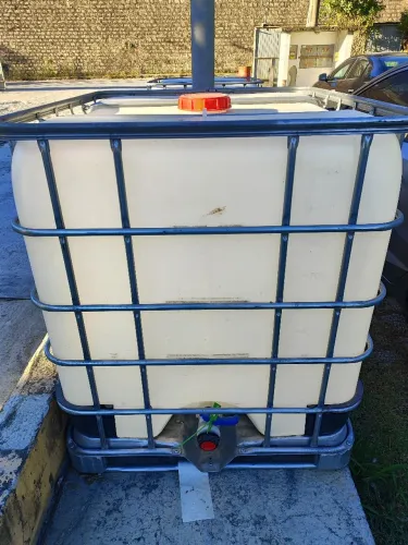 Contentores, IBCs, caixas de mil litros *