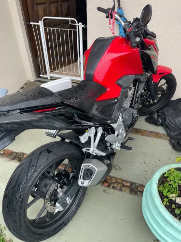 Moto CB 300 TWISTER CBS 2023 1.700km *OPORTUNIDADE