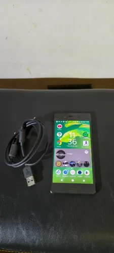 Smartphone Sony Xperia X F5122 3 GB Ram 64 GB Com Defeito na Câmera