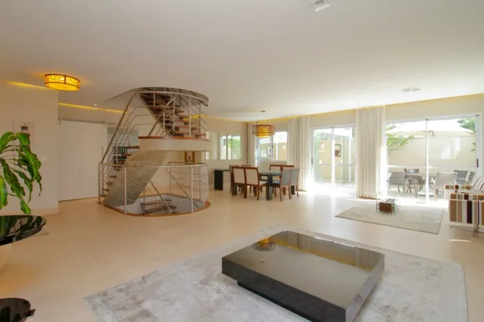Casa de Condomínio de Luxo à Venda no Campo Belo, São Paulo-SP: 4 Quartos, 4 Suítes, 17 Sa