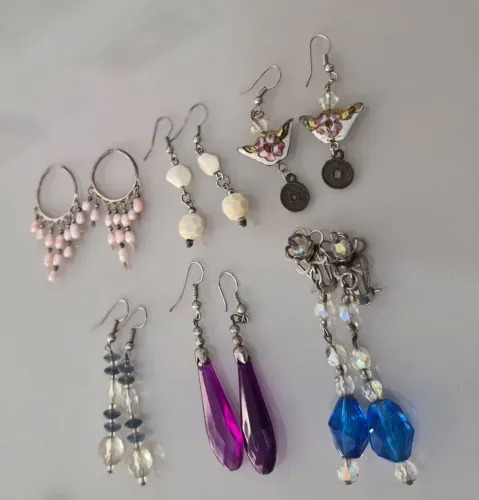 Brincos de vários modelos