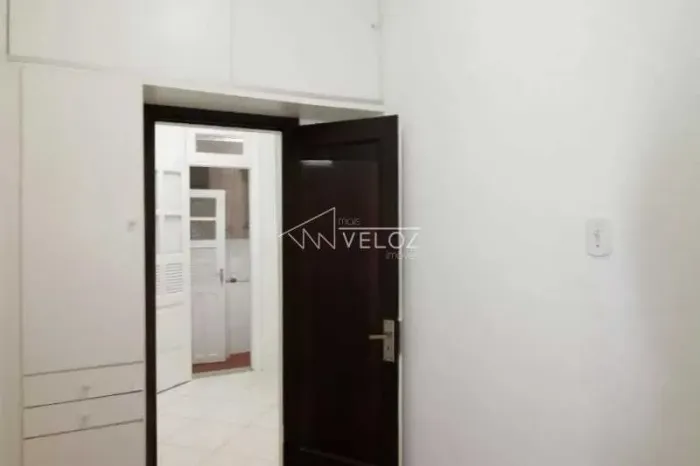 Apartamento - / Residencial / Flamengo