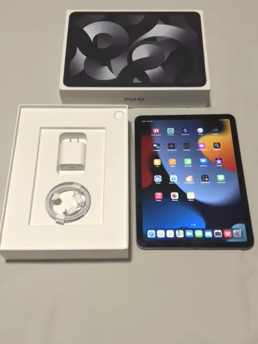 IPad Air M1 (5th generation) - impecável - na caixa