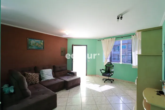 SOBRADO para VENDA com 180m² no bairro Vila Camilópolis com 3 quartos e 4 vagas. Santo And