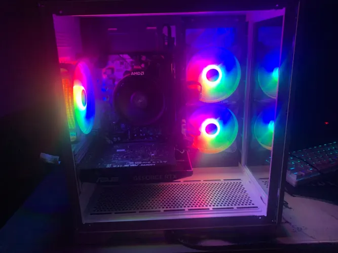 ? PC GAMER RYZEN 5 5500 + RTX 3050 6GB + 16GB RAM ?