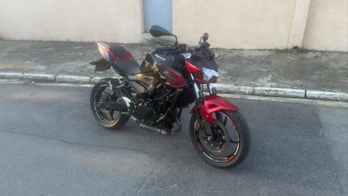 Kawasaki z400 ano 2021 com 10 mil km