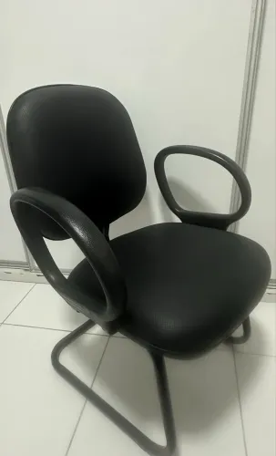 Cadeira de escritório muito confortável