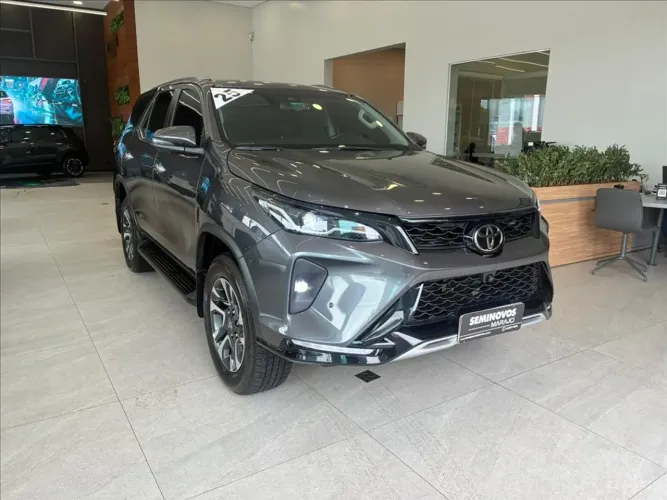 Toyota Hilux SW4 Diamond 2.8 TB 4X4 Die. Aut. 2025