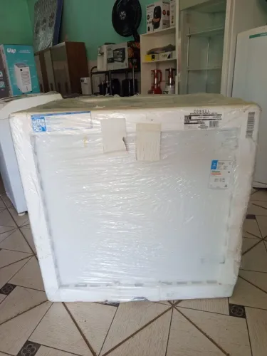 Frizzer Cônsul novo no plástico 307 litros 