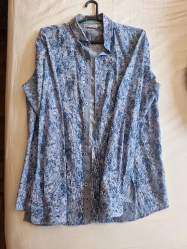 Camisa floreada tng