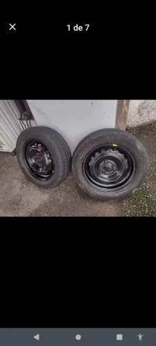 Vendo pneus 14 vai com as rodas de ferro três furos