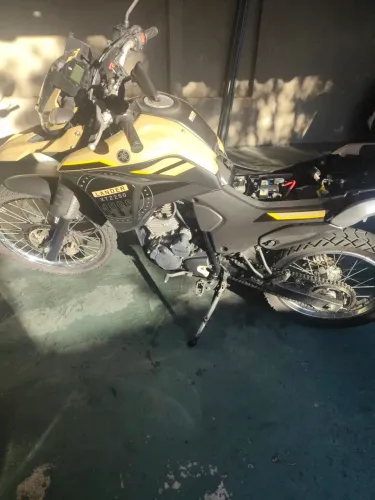 Lander 250 2023 único dono chave reserva 22,000