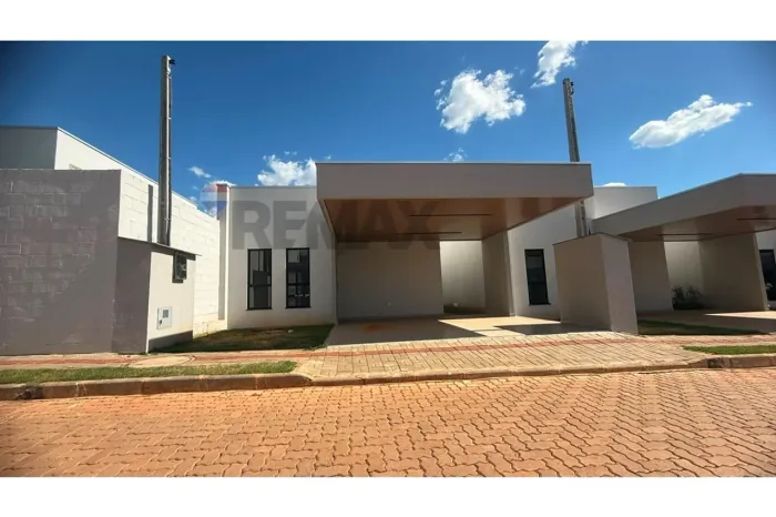 CASA A VENDA NO CONDOMINIO FECHADO - CASAS IPÊS
