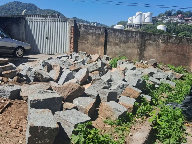 Doação de pedras