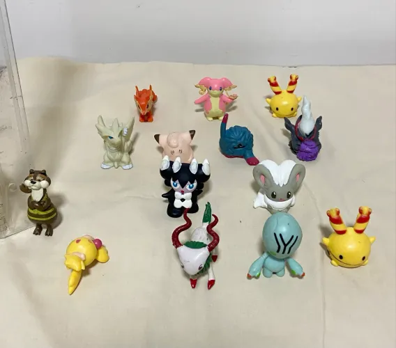 Bonecos Pokemon vários modelos 2